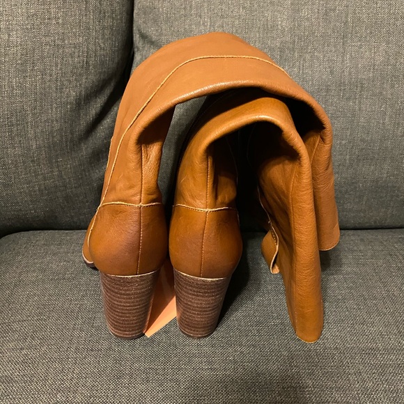 Gianni Bini Boots - Picture 4 of 6